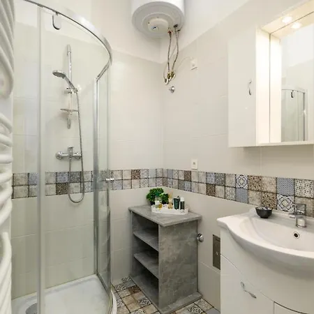 Ja18 Downtown Pearl - 2 Bedroom * Budapeste