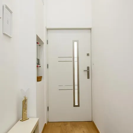 Ja18 Downtown Pearl - 2 Bedroom *