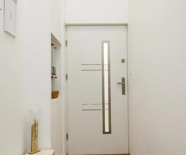 Ja18 Downtown Pearl - 2 Bedroom *